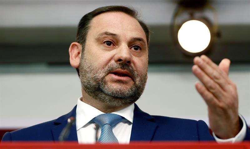 El PSOE pide a Cospedal dejar el escaño por sus "artimañas" contra las instituciones El PSOE pide a Cospedal dejar el escaño por sus "artimañas" contra las instituciones
