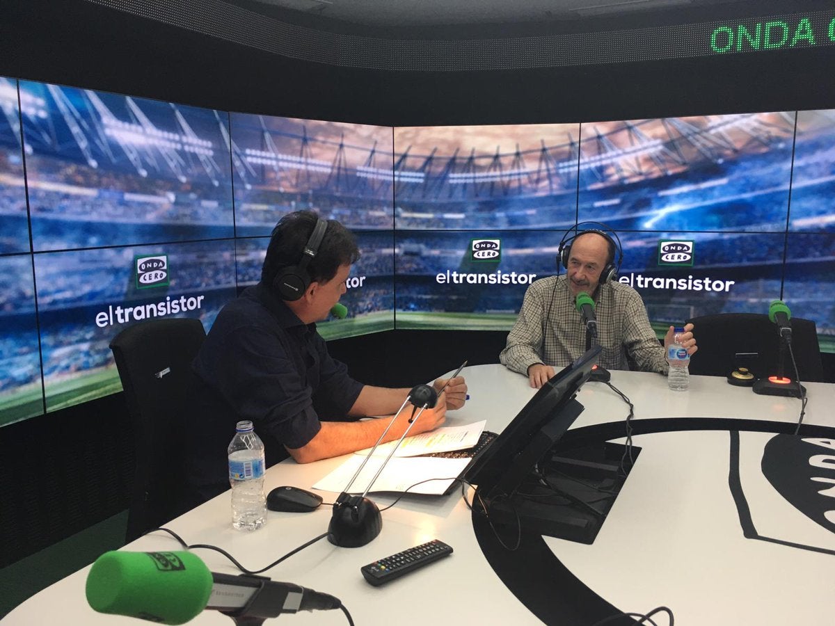 Aquí puedes ver la entrevista completa de José Ramón de La Morena a Alfredo Pérez Rubalcaba en El Transistor Aquí puedes ver la entrevista completa de José Ramón de La Morena a Alfredo Pérez Rubalcaba en El Transistor