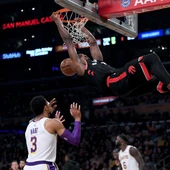 Serge Ibaka 'machaca' el aro de los Lakers Serge Ibaka 'machaca' el aro de los Lakers