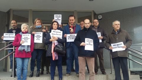 Los funcionarios de justicia se han concentrado en la Audiencia Provincial