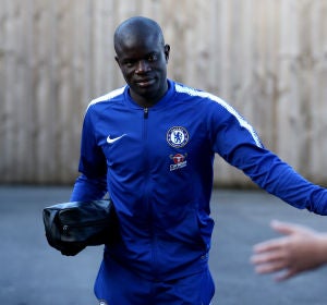 Kanté saluda a los aficionados del Chelsea Kanté saluda a los aficionados del Chelsea