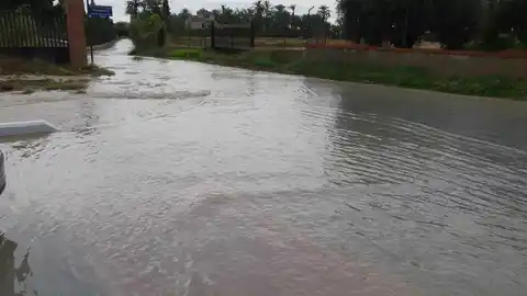 Agua acumulada en los alrededores de la carretera de Santa Pola tra el episodio de lluvias. Agua acumulada en los alrededores de la carretera de Santa Pola tra el episodio de lluvias.