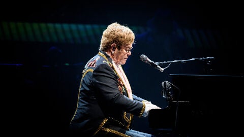Elton John en uno de sus &uacute;ltimos conciertos