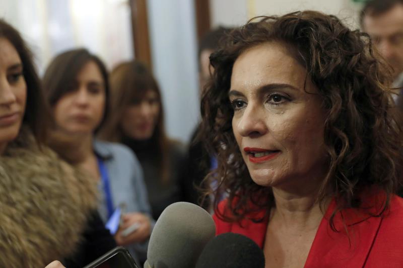 Montero insiste en que trabaja "día y noche" para presentar y aprobar los Presupuestos Montero insiste en que trabaja "día y noche" para presentar y aprobar los Presupuestos