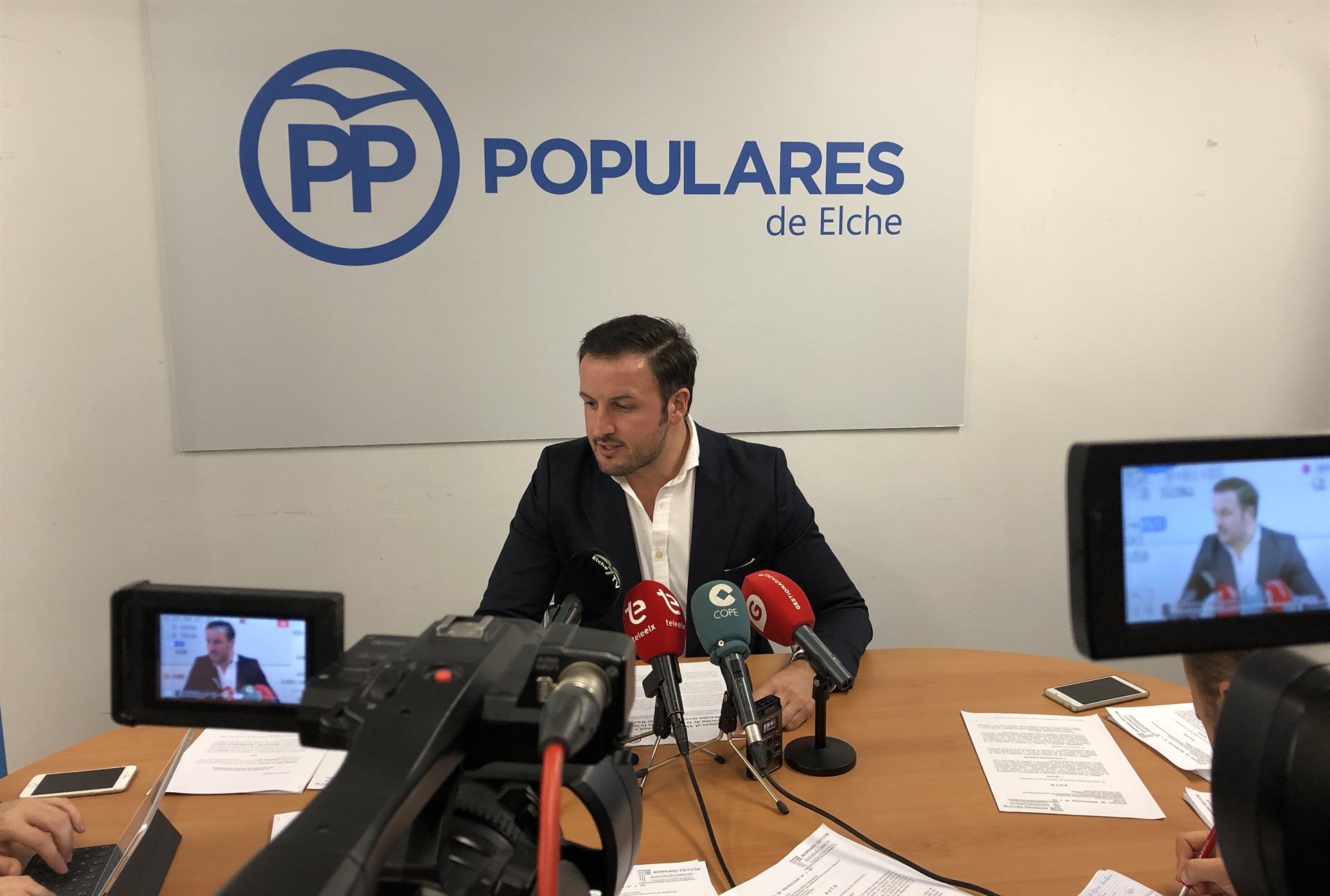 El PP insta al alcalde de Elche a trasladar al juzgado “toda” la documentación de la venta de los terrenos que ha llevado a Alejandro Soler y otros exconcejales a declarar como imputados El PP insta al alcalde de Elche a trasladar al juzgado “toda” la documentación de la venta de los terrenos que ha llevado a Alejandro Soler y otros exconcejales a declarar como imputados