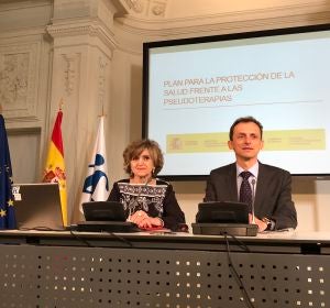El Gobierno presenta el Plan de Protección de la Salud frente a las Pseudoterapias El Gobierno presenta el Plan de Protección de la Salud frente a las Pseudoterapias