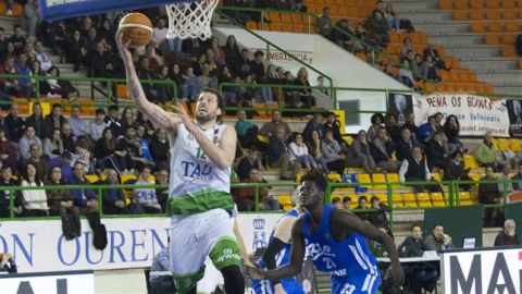 Edu Gatell, jugador de Tau Castell&oacute;n