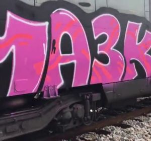 El gasto anual de Renfe en limpieza de grafitis equivale a la compra de tres trenes de Cercanías El gasto anual de Renfe en limpieza de grafitis equivale a la compra de tres trenes de Cercanías