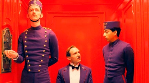 Fotograma del botones de 'El gran Hotel Budapest'