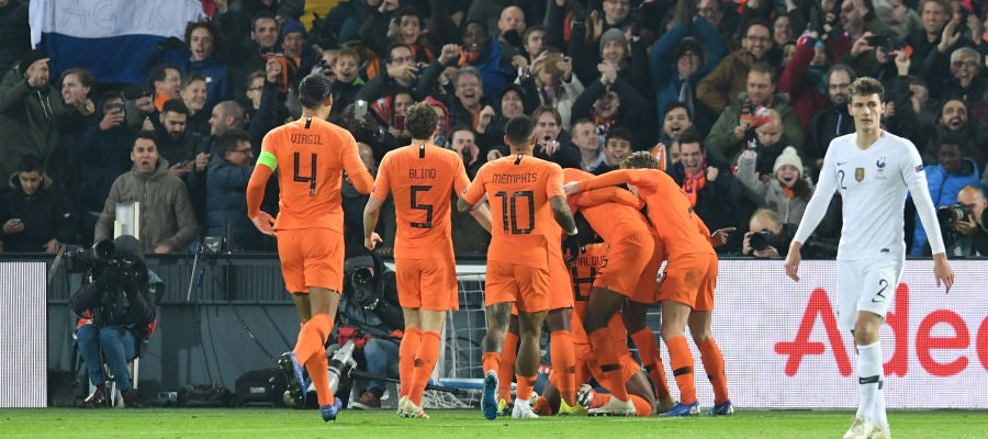 Los jugadores holandeses celebran el gol a Francia Los jugadores holandeses celebran el gol a Francia
