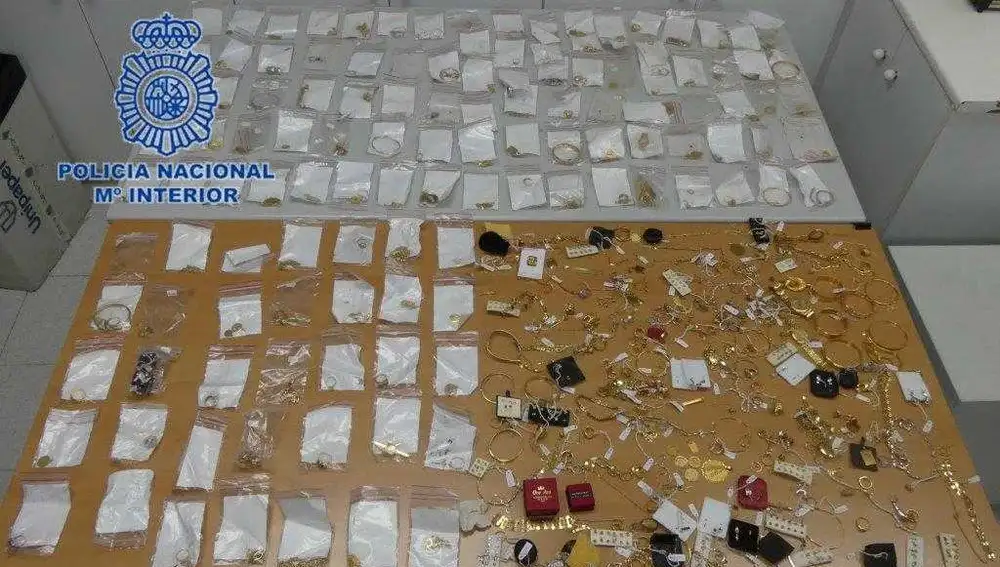 Algunas de las joyas recuperadas en la operación de la Policía Nacional de Elche