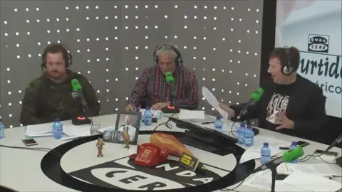 El grito de guerra de Surtido de Ibéricos: "¿Qué somos? Ibéricos, ojú, ojú, ojú" El grito de guerra de Surtido de Ibéricos: "¿Qué somos? Ibéricos, ojú, ojú, ojú"