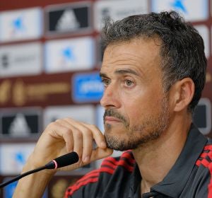 Luis Enrique responde a los medios en rueda de prensa Luis Enrique responde a los medios en rueda de prensa