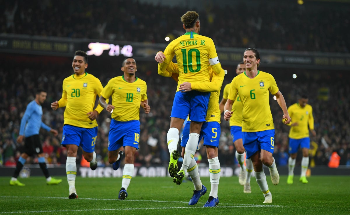 Brasil gana el 'amistoso' a Uruguay gracias a un gol de penalti de Neymar Brasil gana el 'amistoso' a Uruguay gracias a un gol de penalti de Neymar