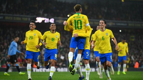 Brasil celebra un gol