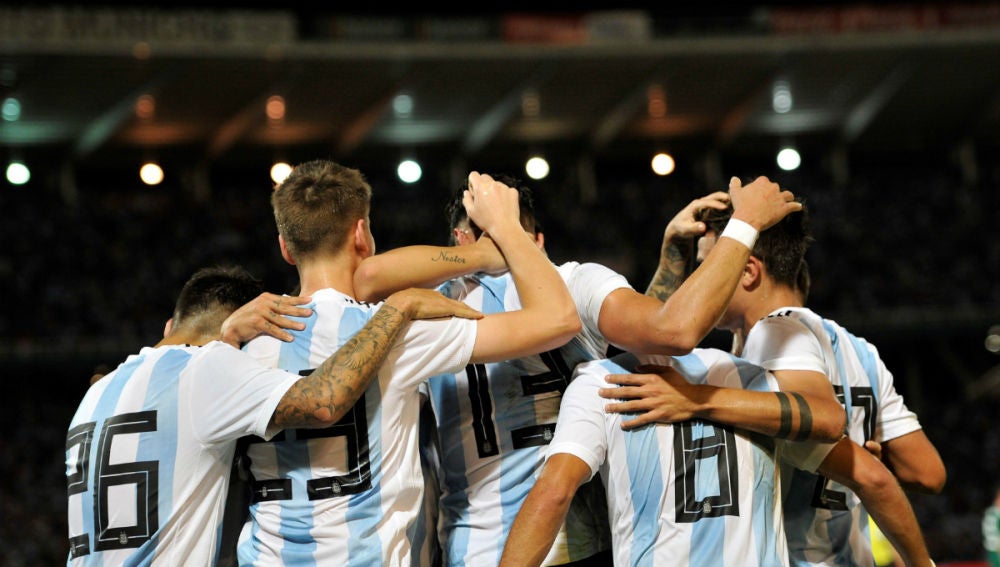 Argentina celebra un gol