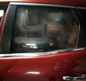 Alejandro Fernández denuncia pintadas en su coche Alejandro Fernández denuncia pintadas en su coche