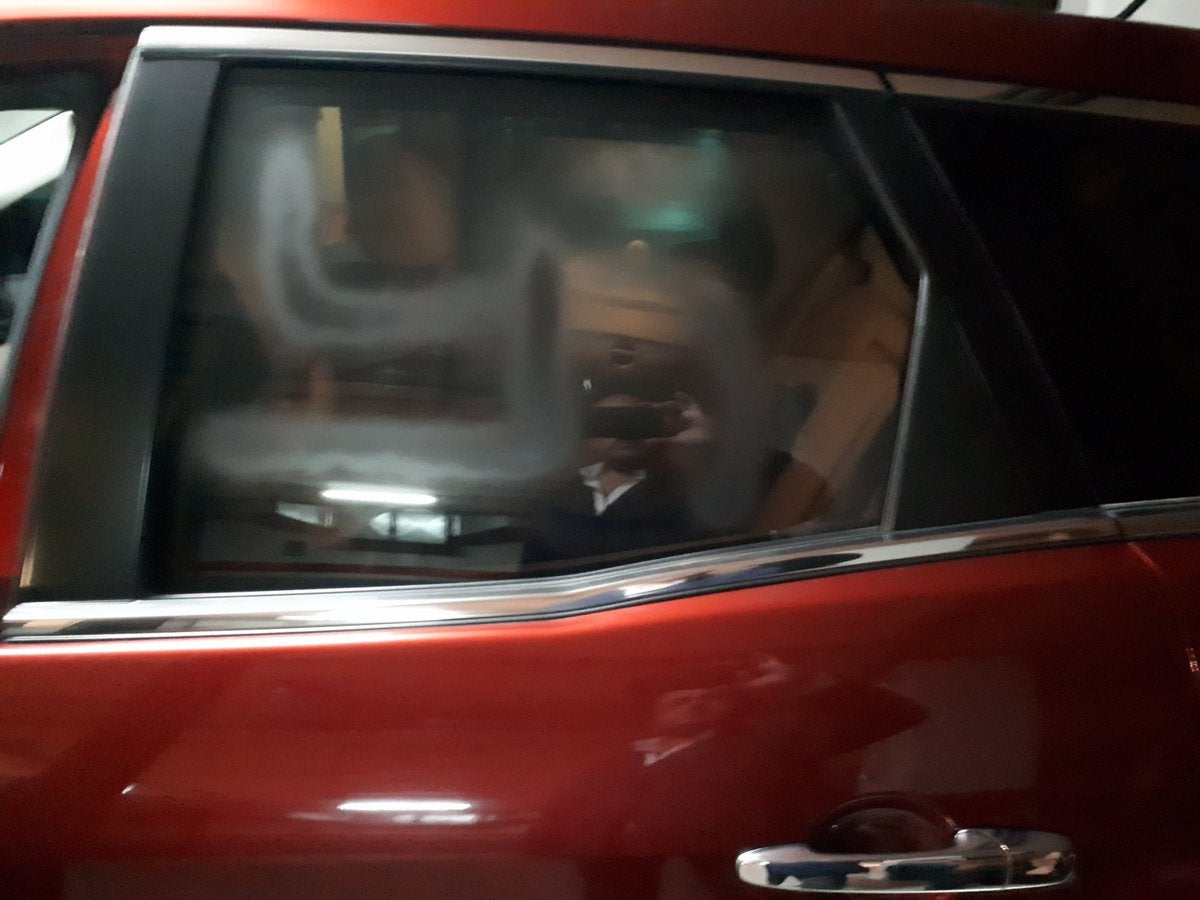 El presidente del PPC, Alejandro Fernández, denuncia pintadas y destrozos en su coche El presidente del PPC, Alejandro Fernández, denuncia pintadas y destrozos en su coche
