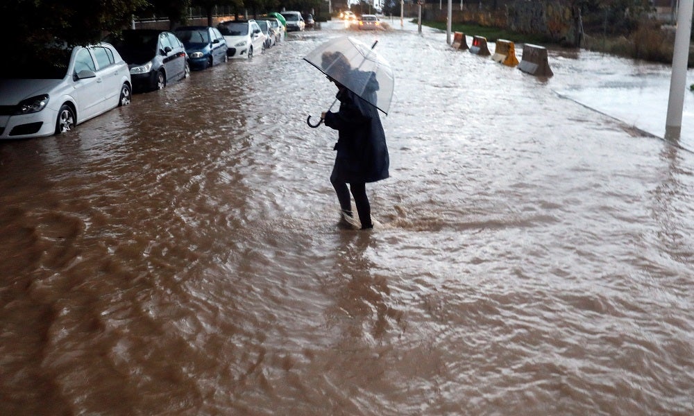 Más de 136.000 alumnos sin clase por las lluvias en Valencia y Alicante Más de 136.000 alumnos sin clase por las lluvias en Valencia y Alicante