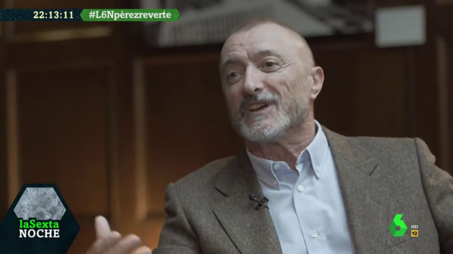 Arturo Pérez-Reverte aclara la polémica tras asegurar que Picasso no "pintó el Guernica por patriotismo, sino por dinero"