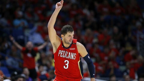 Mirotic celebra una acci&oacute;n
