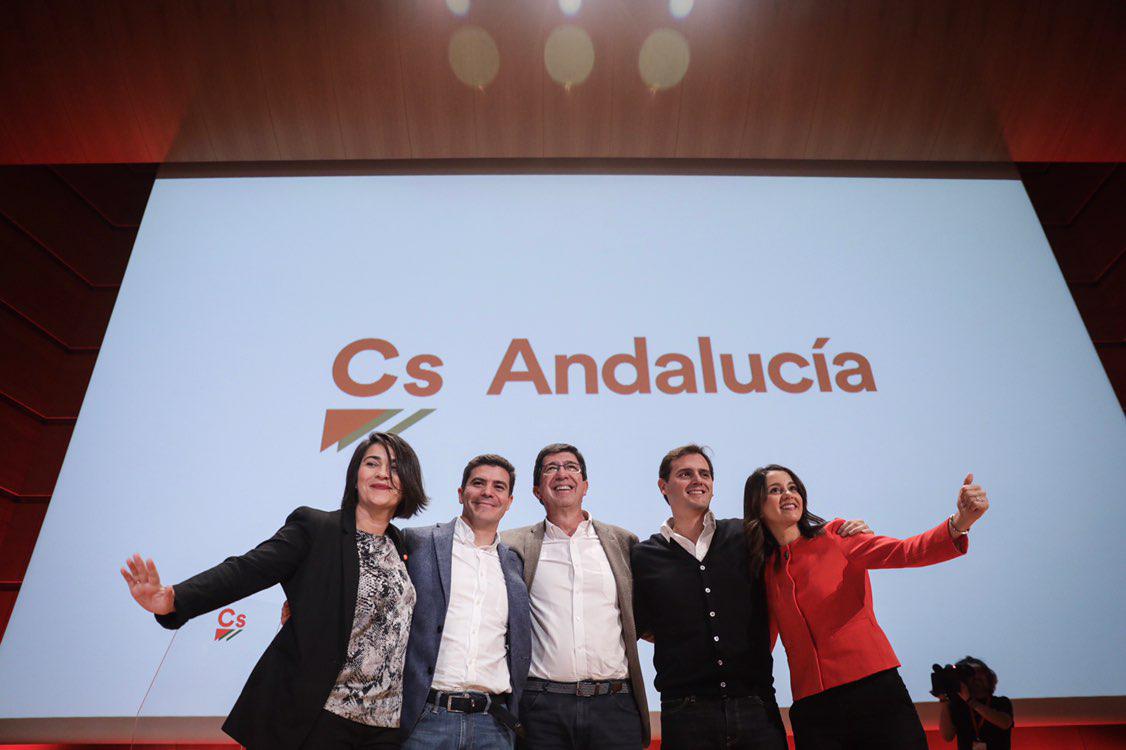 Rivera pide al PP su apoyo para hacer a Marín presidente de la Junta igual que Ciudadanos "apoyó a Rajoy" Rivera pide al PP su apoyo para hacer a Marín presidente de la Junta igual que Ciudadanos "apoyó a Rajoy"