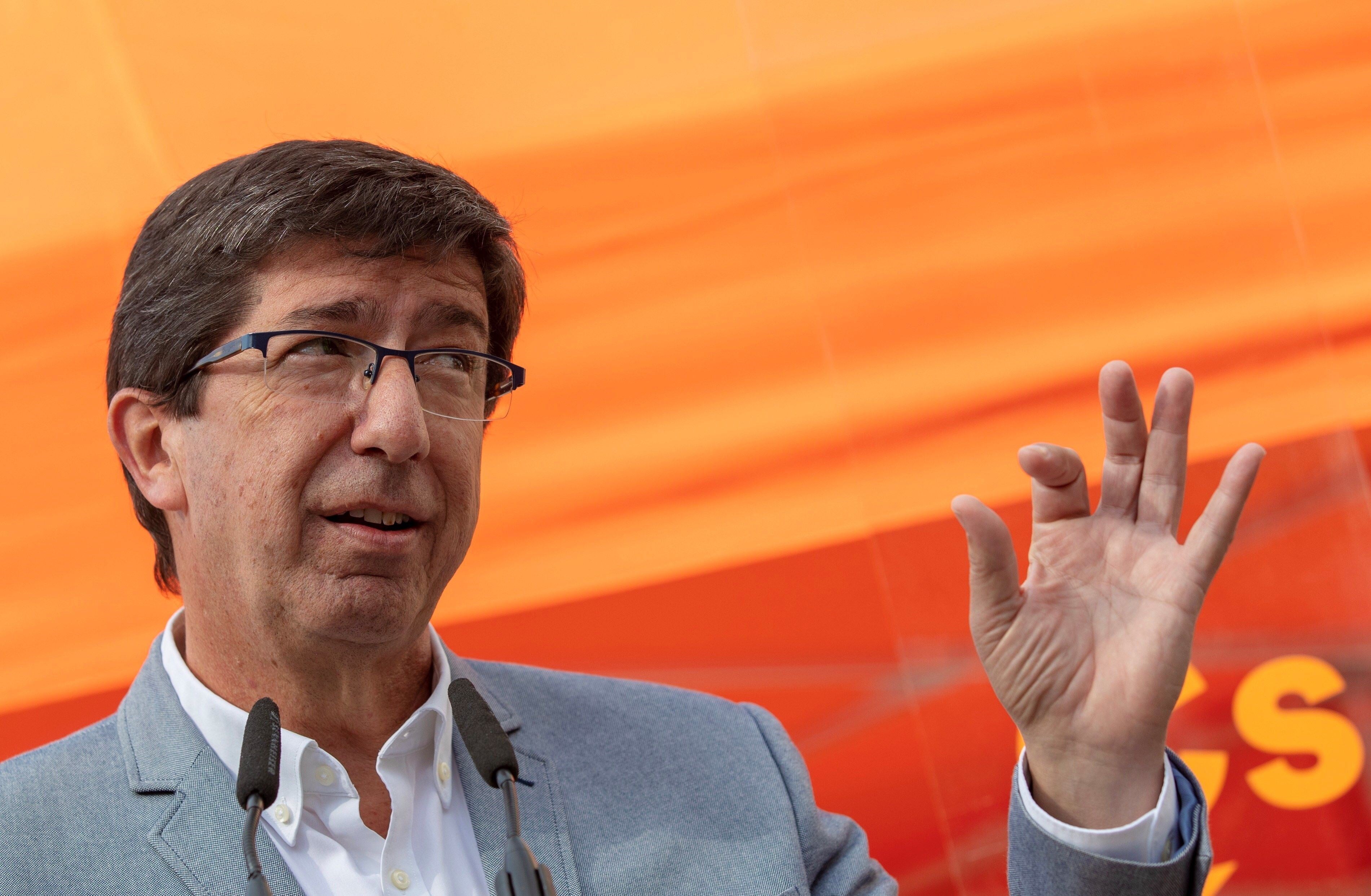Rubén Amón indulta a Juan Marín: "Aparece custodiado por Arrimadas y Rivera como no se lo creyera ninguno de los tres" Rubén Amón indulta a Juan Marín: "Aparece custodiado por Arrimadas y Rivera como no se lo creyera ninguno de los tres"