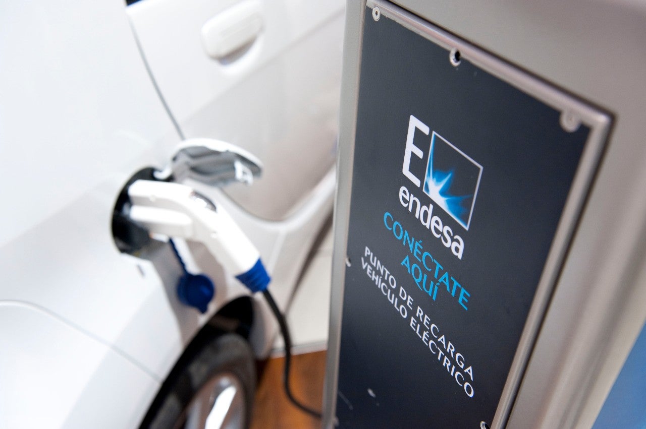Madrid anuncia una red municipal en 2019 de 20 puntos de recarga rápida para coches eléctricos en espacios privados Madrid anuncia una red municipal en 2019 de 20 puntos de recarga rápida para coches eléctricos en espacios privados