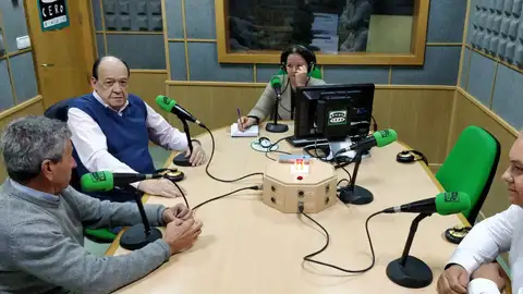 Cádiz en la Onda - Tiempo de Tertulia Tertulia en la que hablamos de temas de actualidad de Cádiz, incluidas las elecciones andaluzas. Con Enrique Huguet, Domingo Villero y Juan Sales. Modera Carmen Paúl.