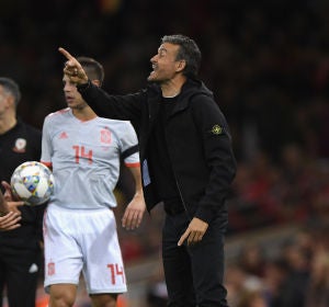Luis Enrique, dando indicaciones Luis Enrique, dando indicaciones