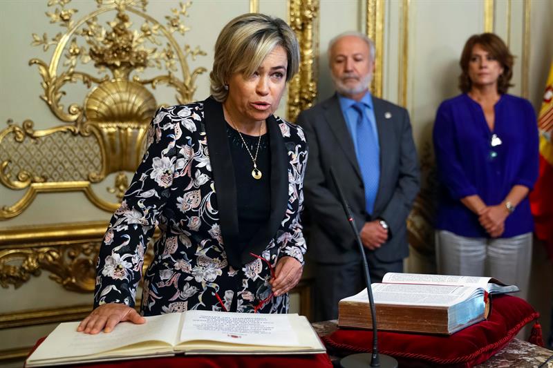 El Gobierno releva al abogado del Estado que defendía la rebelión en la causa del 'procés' El Gobierno releva al abogado del Estado que defendía la rebelión en la causa del 'procés'