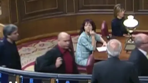 Borrell denuncia a un diputado de ERC por escupirle Borrell denuncia a un diputado de ERC por escupirle