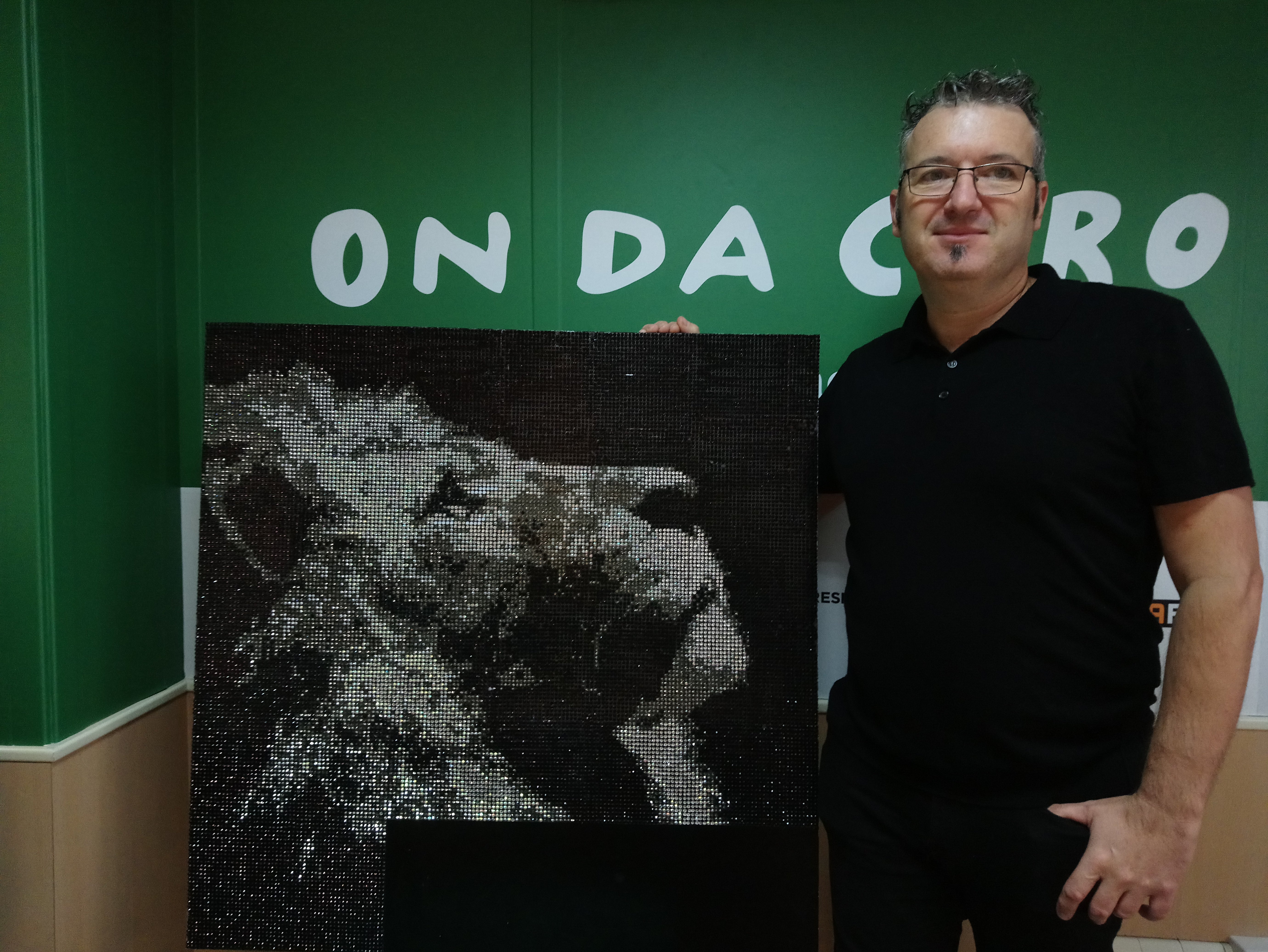 El cristal se convierte en arte en los mosaicos de Yago Sánchez El cristal se convierte en arte en los mosaicos de Yago Sánchez