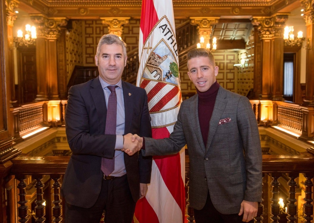 El Athletic renueva a Iker Muniain hasta 2024 sin cláusula de rescisión El Athletic renueva a Iker Muniain hasta 2024 sin cláusula de rescisión