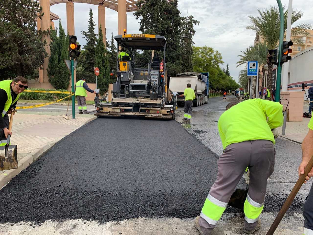 Elche destina 70.000 euros al asfaltado de tres tramos de la Avenida de la Libertad Elche destina 70.000 euros al asfaltado de tres tramos de la Avenida de la Libertad