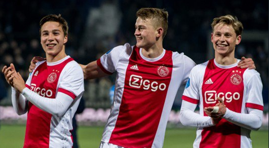 Fran Sol: "De Ligt y De Jong son jóvenes pero están preparados para ser titulares en cualquier equipo grande" Fran Sol: "De Ligt y De Jong son jóvenes pero están preparados para ser titulares en cualquier equipo grande"