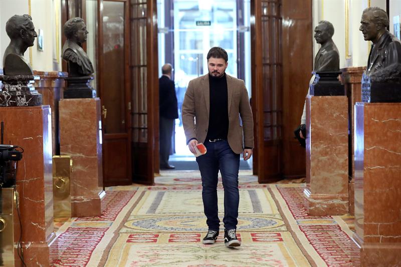 Las preguntas de Amón: "¿Cuántos partidos debían caerle a Rufián por su expulsión?" Las preguntas de Amón: "¿Cuántos partidos debían caerle a Rufián por su expulsión?"