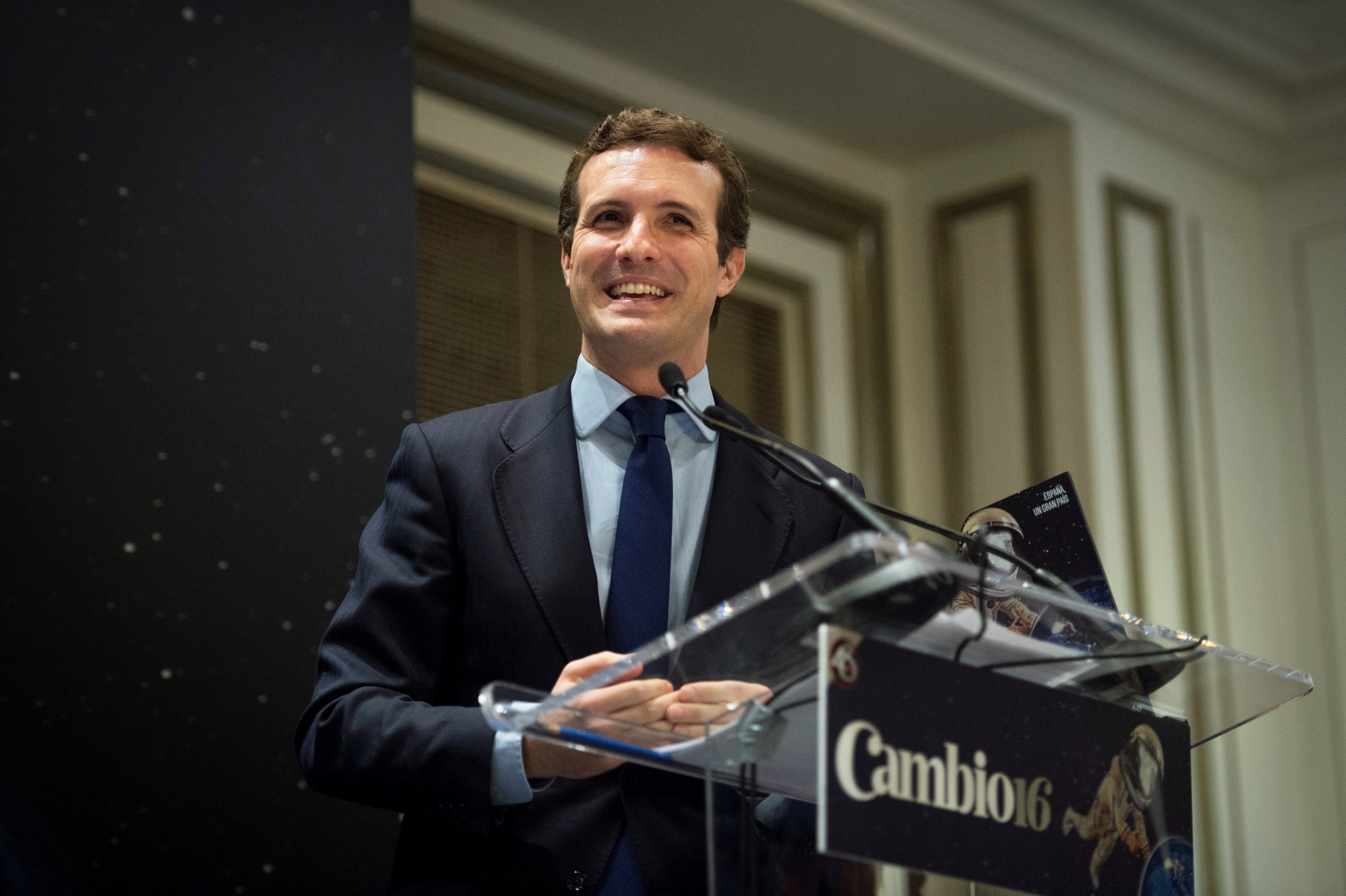 Casado apoyará a Gobierno si veta acuerdo del brexit aunque sea "tarde y mal" Casado apoyará a Gobierno si veta acuerdo del brexit aunque sea "tarde y mal"