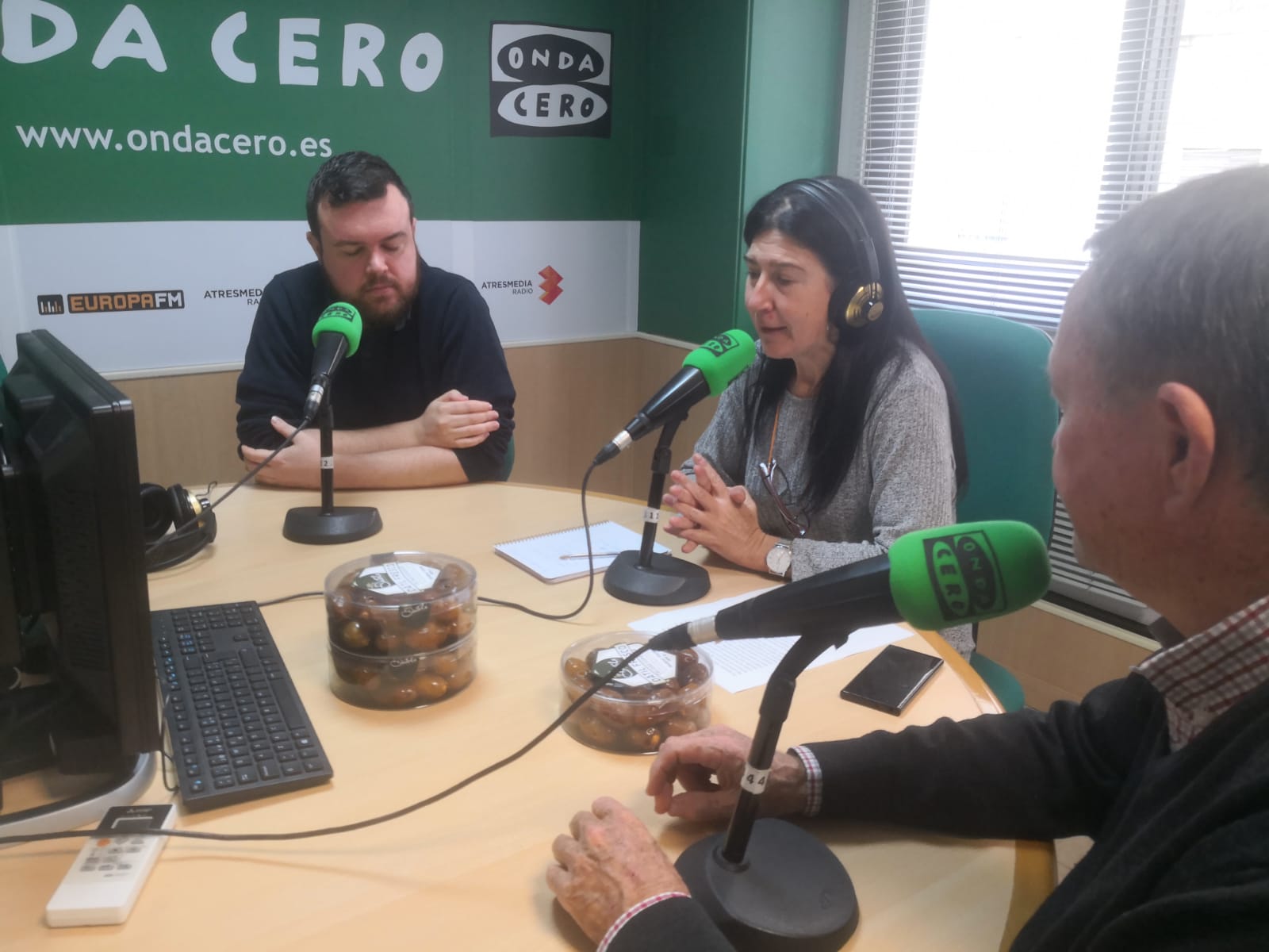 "La mecanización de la recolección de dátiles rebajaría los costes de producción y no pondría en riesgo el futuro del oficio de palmerero" "La mecanización de la recolección de dátiles rebajaría los costes de producción y no pondría en riesgo el futuro del oficio de palmerero"