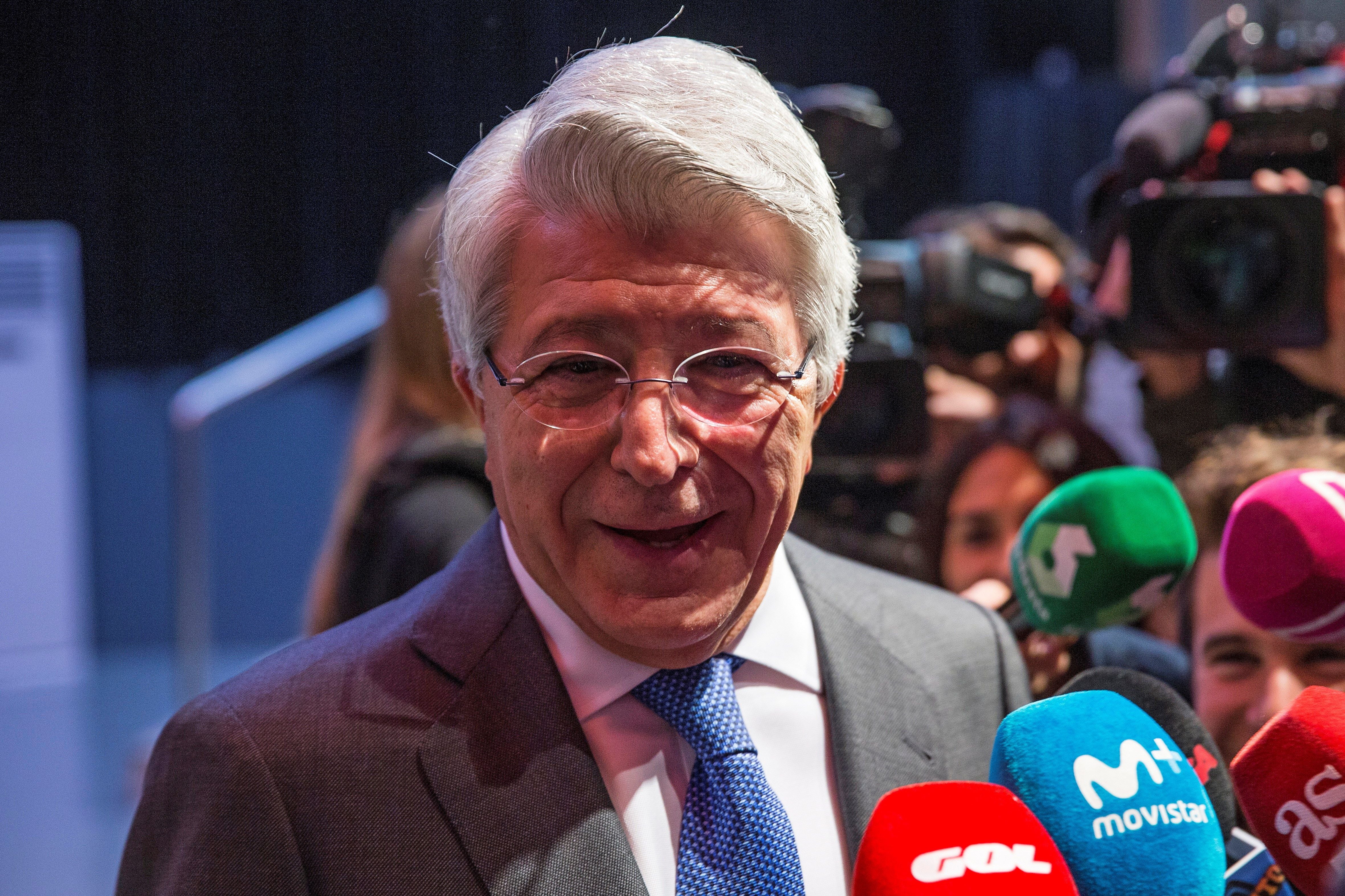 Enrique Cerezo: "Griezmann se queda por muchos años, a ver si dejan el tema" Enrique Cerezo: "Griezmann se queda por muchos años, a ver si dejan el tema"