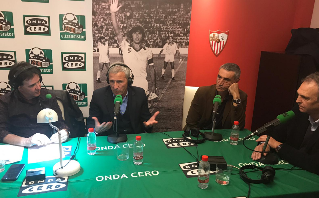 Joaquín Caparrós: "Pienso como entrenador pero disfruto de esta nueva faceta muy cerca de la cantera" Joaquín Caparrós: "Pienso como entrenador pero disfruto de esta nueva faceta muy cerca de la cantera"