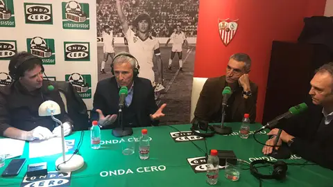 Joaquín Caparrós y Antonio Álvarez, en el Sevilla. Joaquín Caparrós y Antonio Álvarez, en el Sevilla.