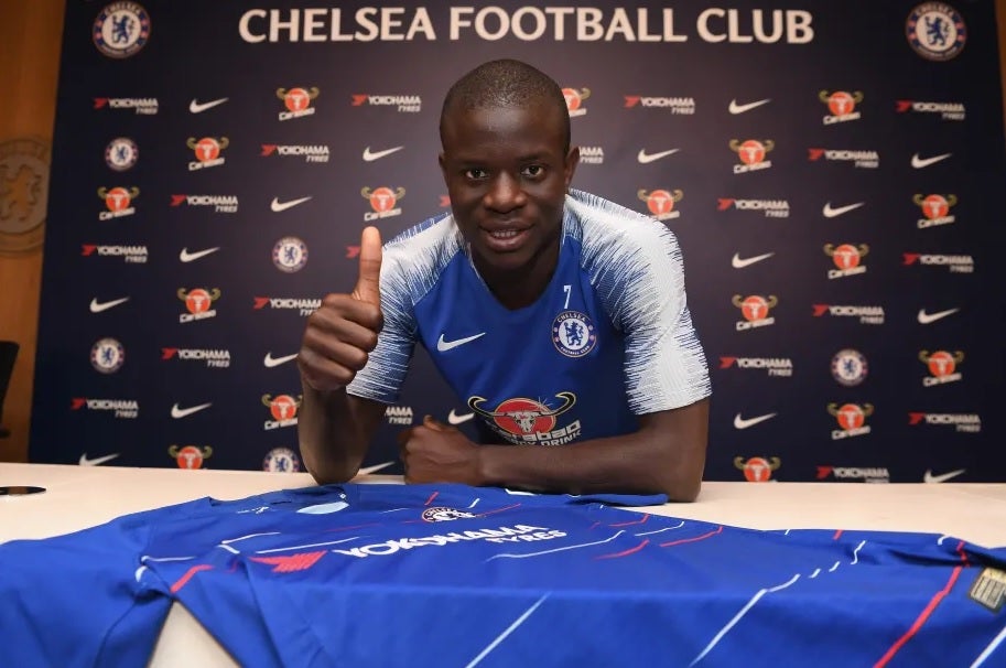 El Chelsea hace oficial la renovación de Kanté: "Han sido dos años muy bonitos y deseo que lleguen más" El Chelsea hace oficial la renovación de Kanté: "Han sido dos años muy bonitos y deseo que lleguen más"