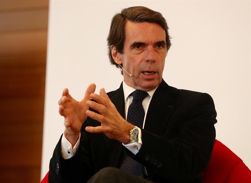 Aznar crítica a Sánchez por "amenazar" desde Cuba con vetar el 'Brexit': "Es de aurora boreal" Aznar crítica a Sánchez por "amenazar" desde Cuba con vetar el 'Brexit': "Es de aurora boreal"