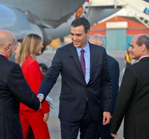 Pedro Sánchez, a su llegada a Cuba. Pedro Sánchez, a su llegada a Cuba.