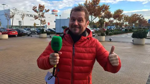 El Monaguillo haciendo reporterismo de masa madre El Monaguillo haciendo reporterismo de masa madre