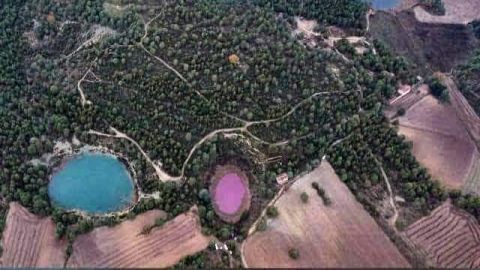 Laguna rosa en Cuenca