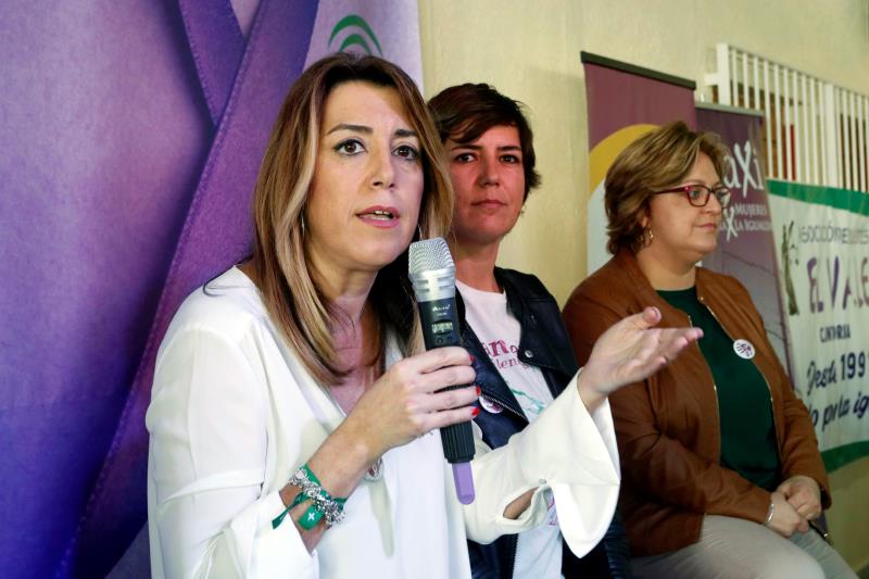 Susana Díaz insta a las mujeres a frenar el "creciente" movimiento machista y xenófobo Susana Díaz insta a las mujeres a frenar el "creciente" movimiento machista y xenófobo