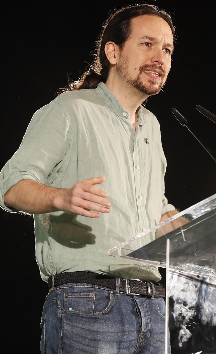 Pablo Iglesias pide la dimisión de Borrell tras ser sancionado por la CNMV Pablo Iglesias pide la dimisión de Borrell tras ser sancionado por la CNMV