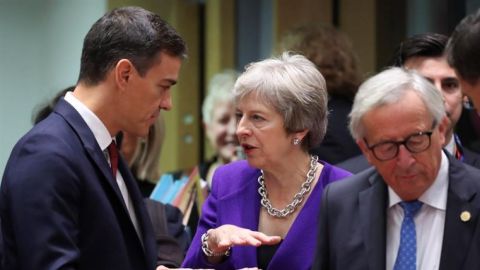 Noticias Fin de semana (24-11-18) May viaja a Bruselas para reunirse con Juncker y Tusk un d&iacute;a despu&eacute;s de las amenazas de S&aacute;nchez sobre Gibraltar